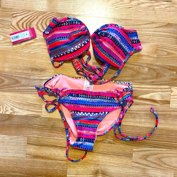 Xhilaration Other - Striped swimsuit bikini set